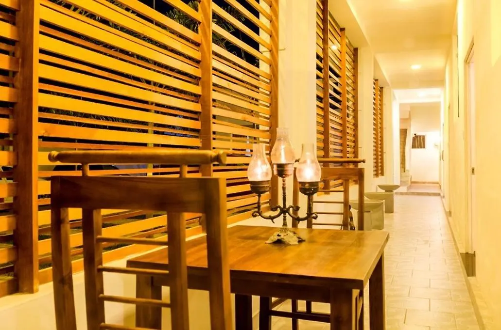 Hotel Crown Plaza Katunayake نيجومبو