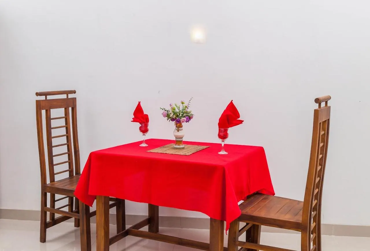 Hotel Crown Plaza Katunayake نيجومبو