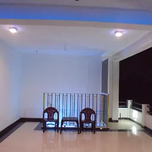 Jm费尔南多公寓 ** 尼甘布