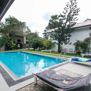 Lioni Holidays *** 尼甘布